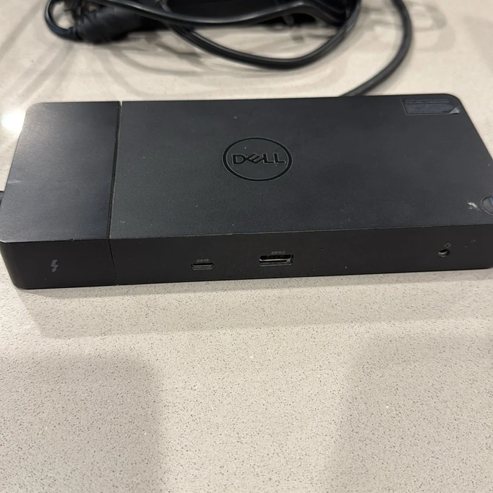 Dell docking station with charger.